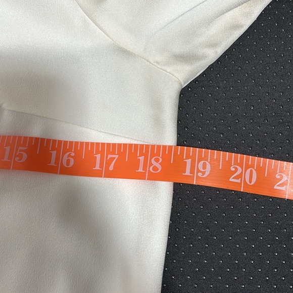 NEW J Crew Long-sleeve button-back top in everyday crepe Size xs - Picture 4 of 6